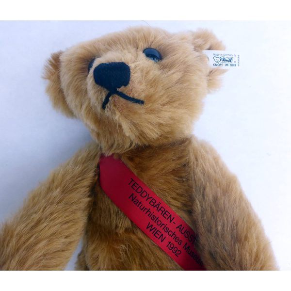 Steiff Blonde Teddy Bear 1907 Replica 199192 Edition Closeup