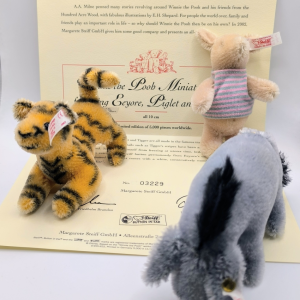 Steiff 354205 Walt Disney Winnie the Pooh Miniature Mohair Disney Set with box